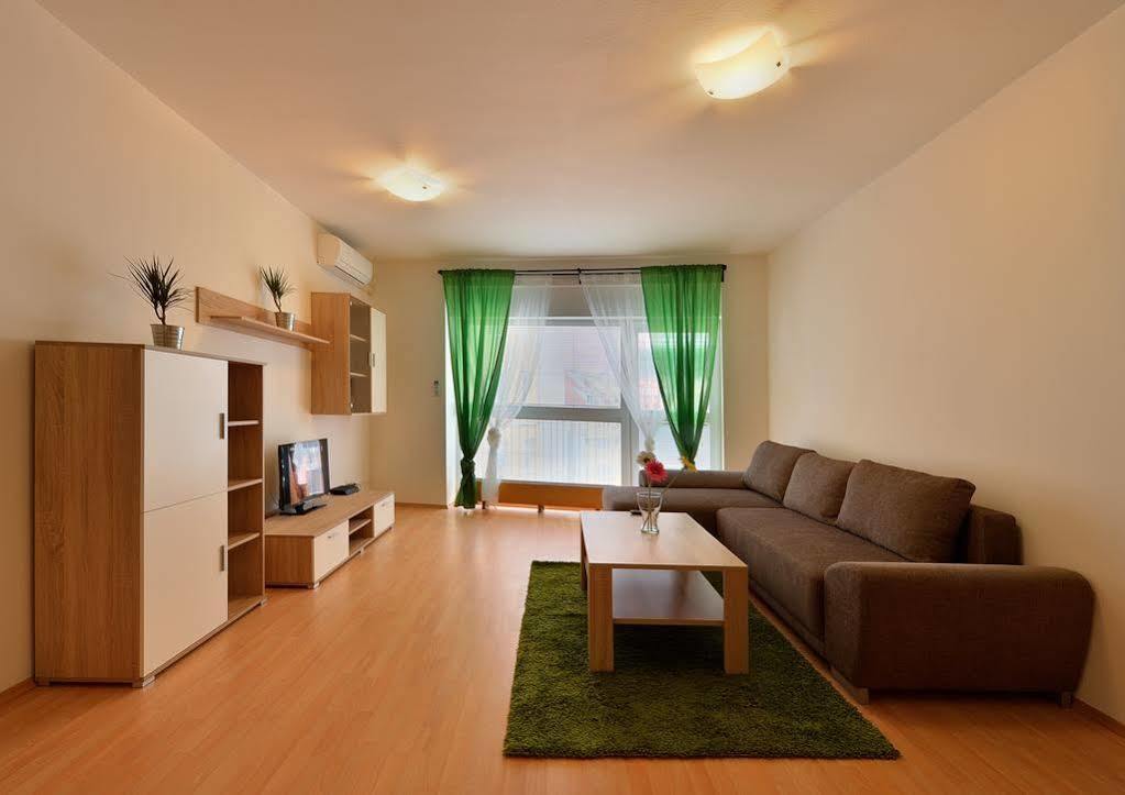 Twin City Rooftop By Ambiente Bratislava Bagian luar foto